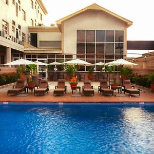D Palms Airport Hotel